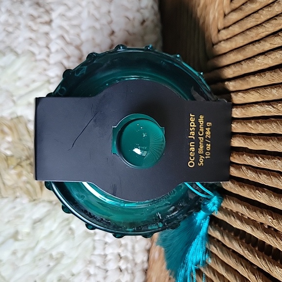 House of Harlow 1960 ocean jasper soy blend candle in a teal hobnail jar  10oz - Picture 6 of 11